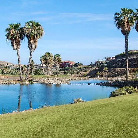 Villa Par 4 9 *